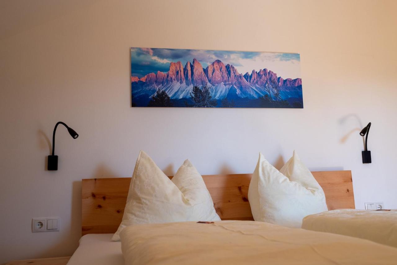 Apartments Kaserott ฟูเนส ภายนอก รูปภาพ